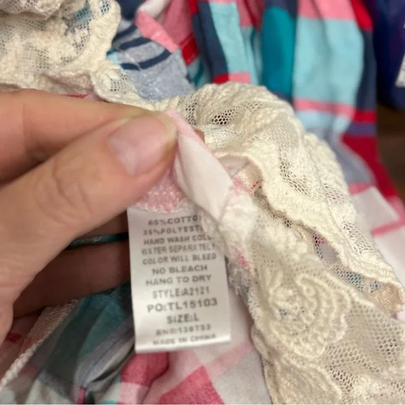 Umgee USA Colorful Plaid Button-Up Shirt with Lace Hem. Size Large - Picture 6 of 7